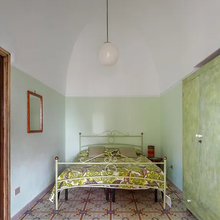 Dammuso Blanco Scauri (Sicily)