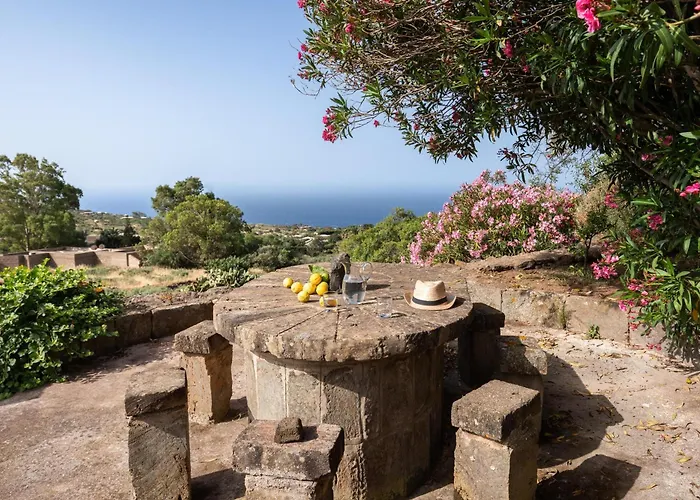 Dammuso Blanco Scauri (Sicily)